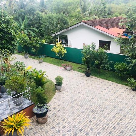 Paradise Hilltop Villa & Apartment Galle Buitenkant foto