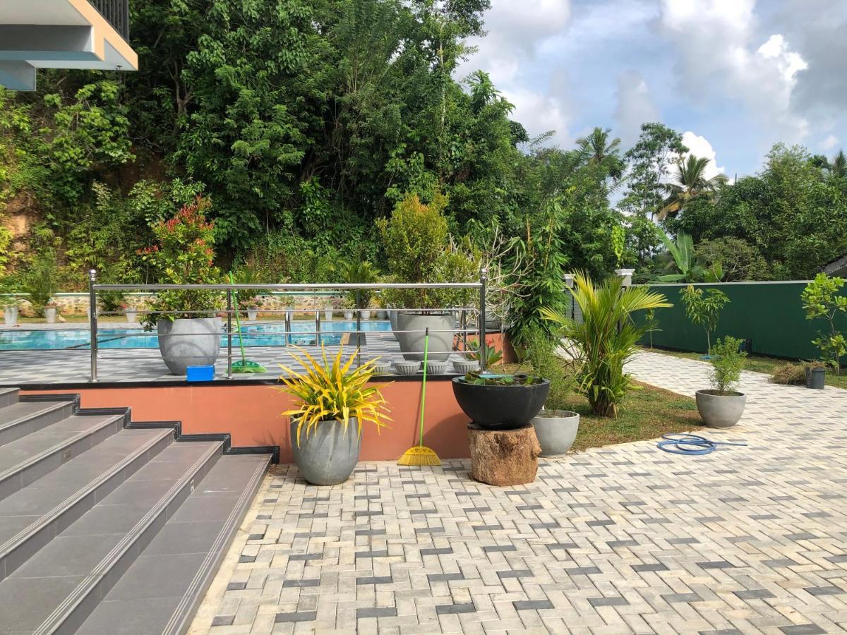 Paradise Hilltop Villa & Apartment Galle Buitenkant foto