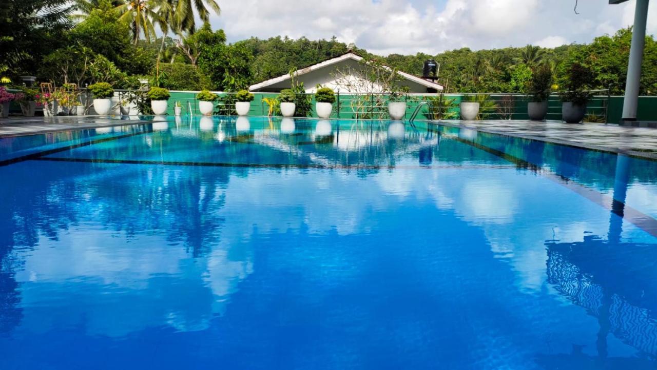 Paradise Hilltop Villa & Apartment Galle Buitenkant foto
