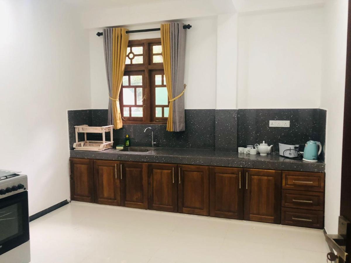 Paradise Hilltop Villa & Apartment Galle Buitenkant foto