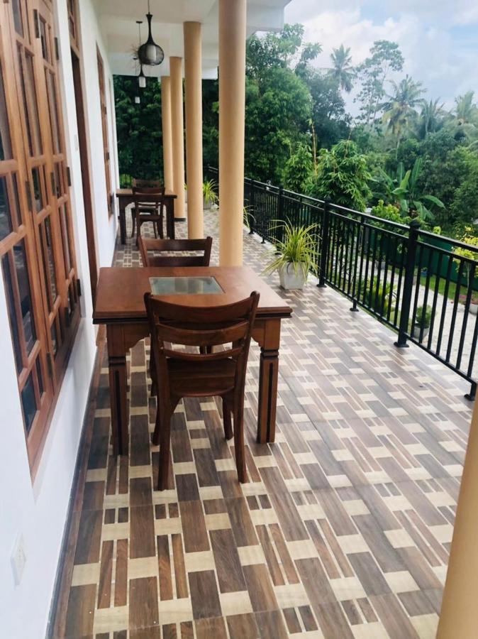 Paradise Hilltop Villa & Apartment Galle Buitenkant foto
